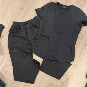 Dickies pewter Women's Scrub Top /pants